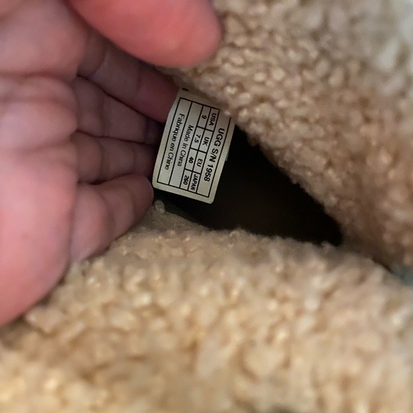 Brown Ugg Boots with wooden heels - Picture 4 of 6